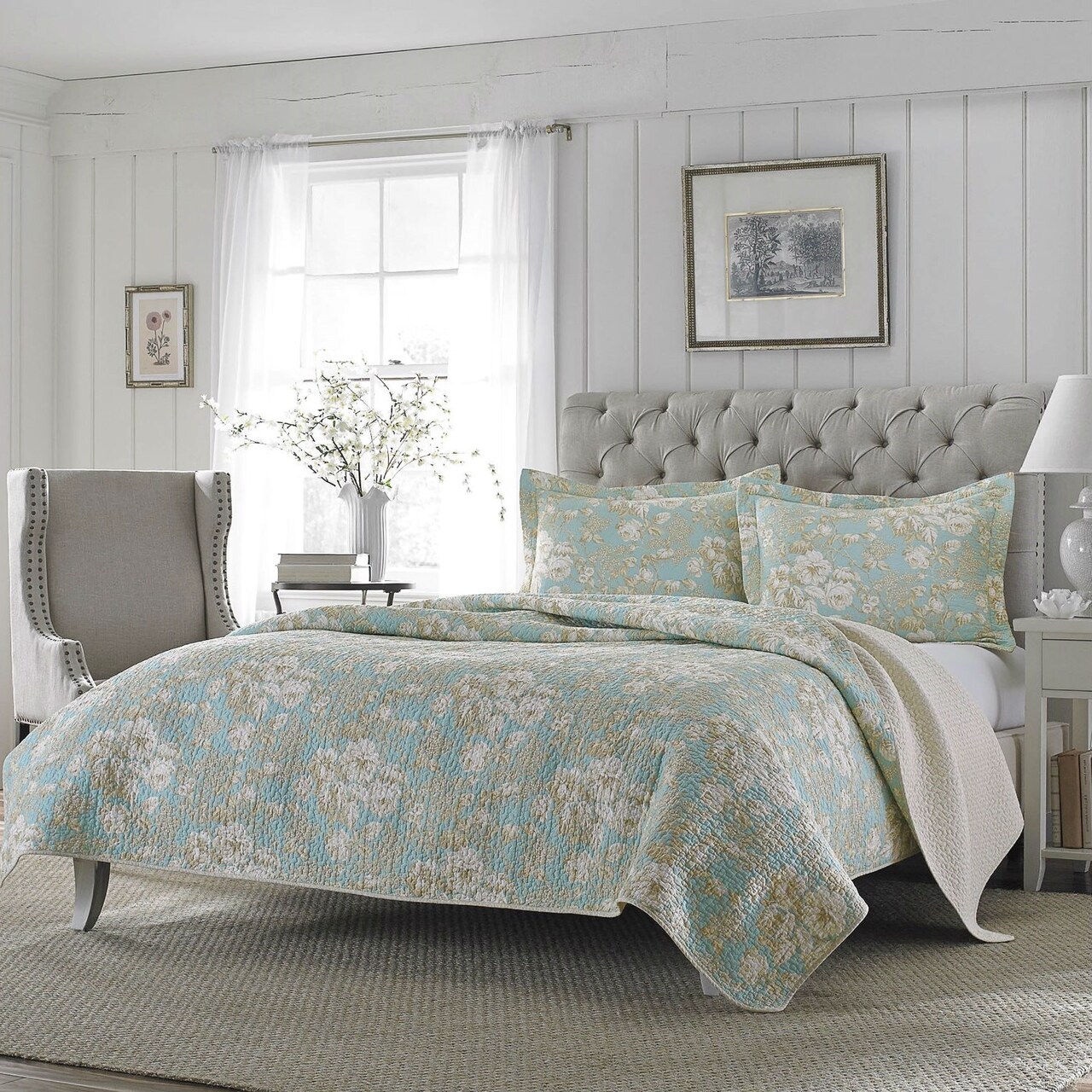 Lightweight 3-Piece Reversible Cotton Quilt and Sham Set in Sea Foam Blue Beige Floral Print